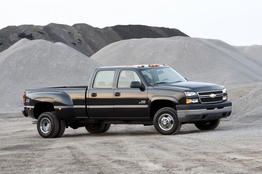  Chevrolet Silverado Heavy Duty 2003 года  (фото 18 из 36)